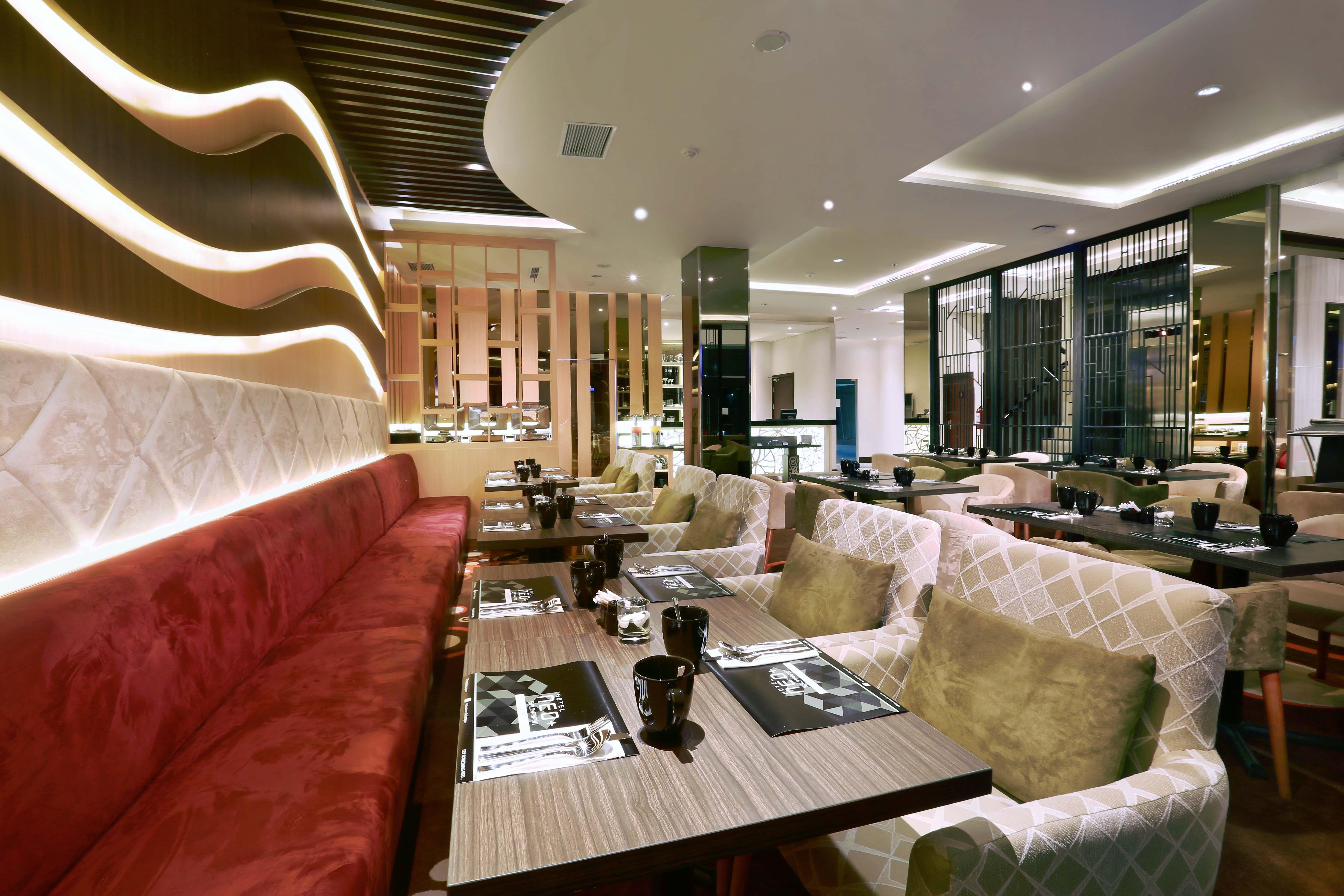 Hotel Neo+ Balikpapan By Aston Exterior photo