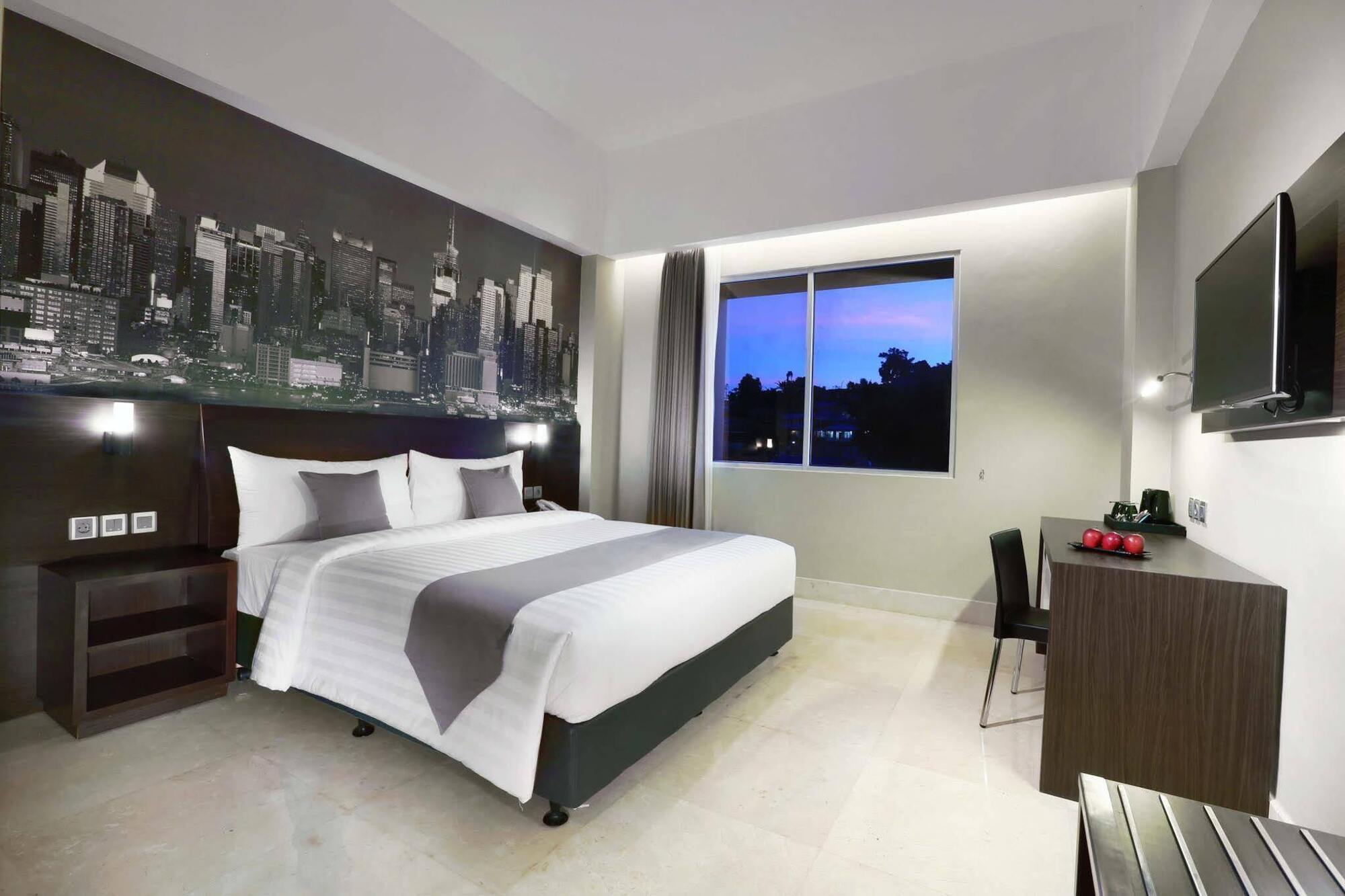 Hotel Neo+ Balikpapan By Aston Exterior photo