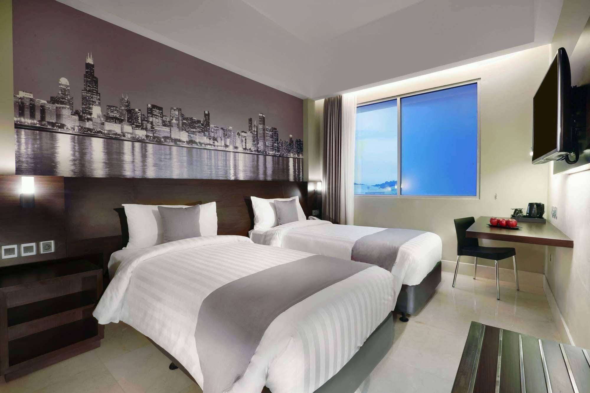 Hotel Neo+ Balikpapan By Aston Exterior photo
